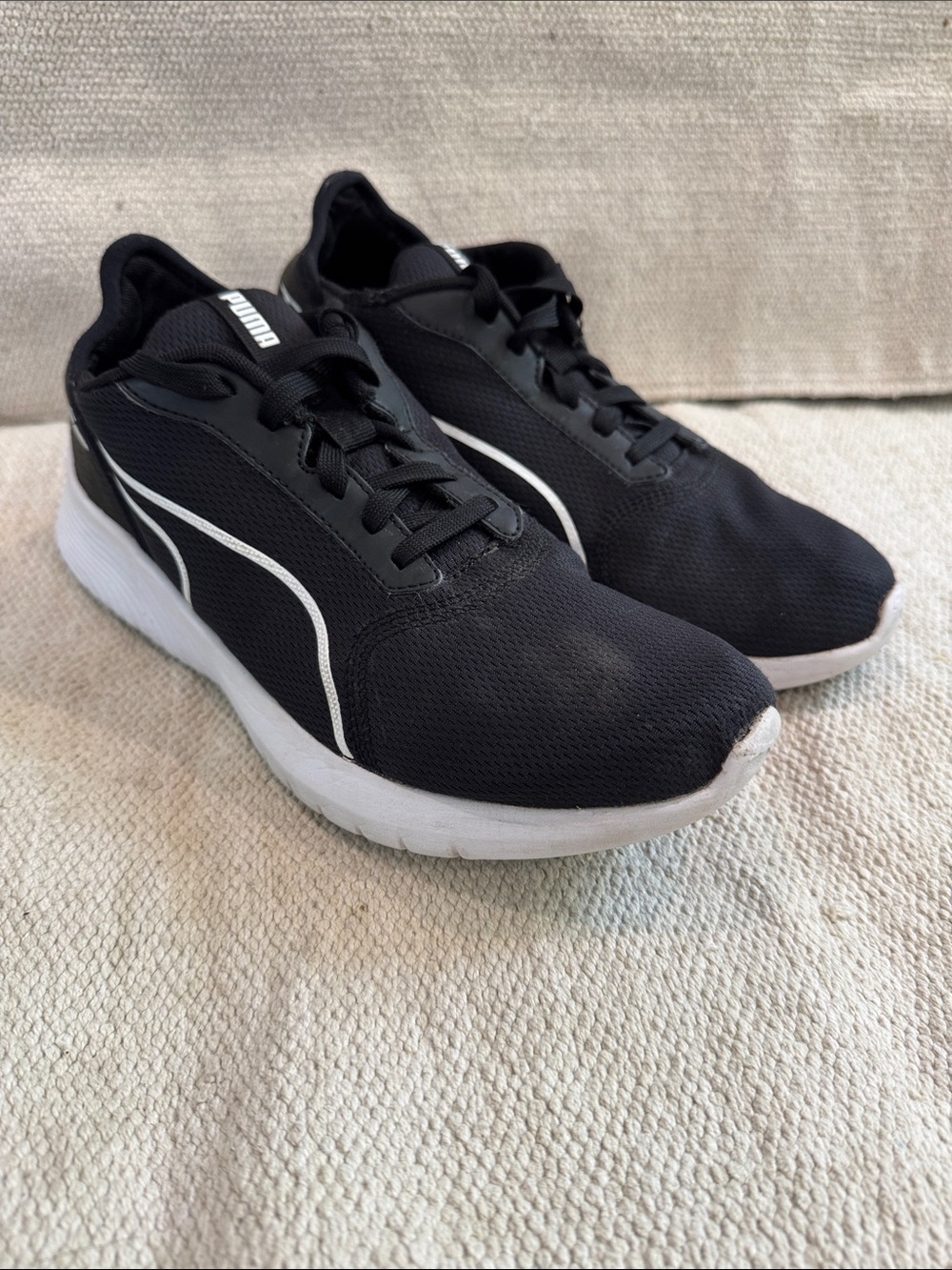 Puma wm’s size 9 sneakers / walking shoes / Athletic Running Shoes